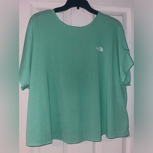 The north face crop top, never worn but doesn’t have tags on it.